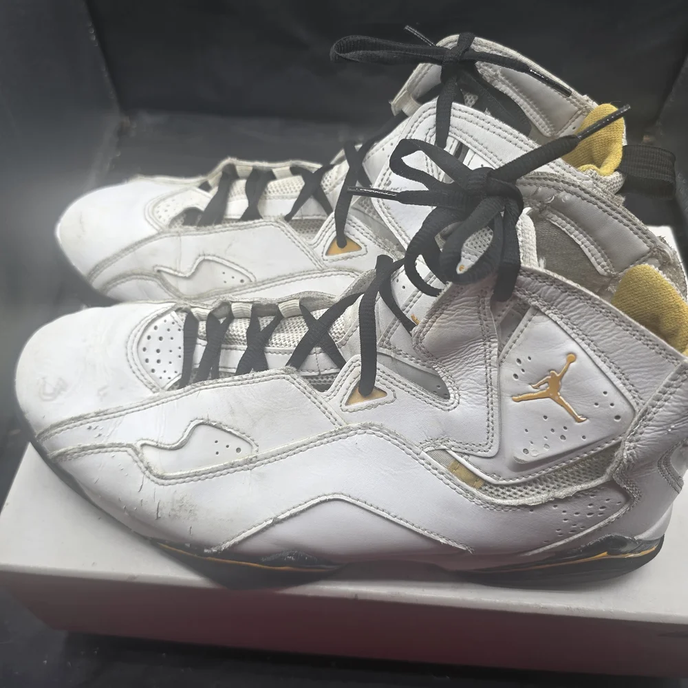 Jordan sleek sneakers